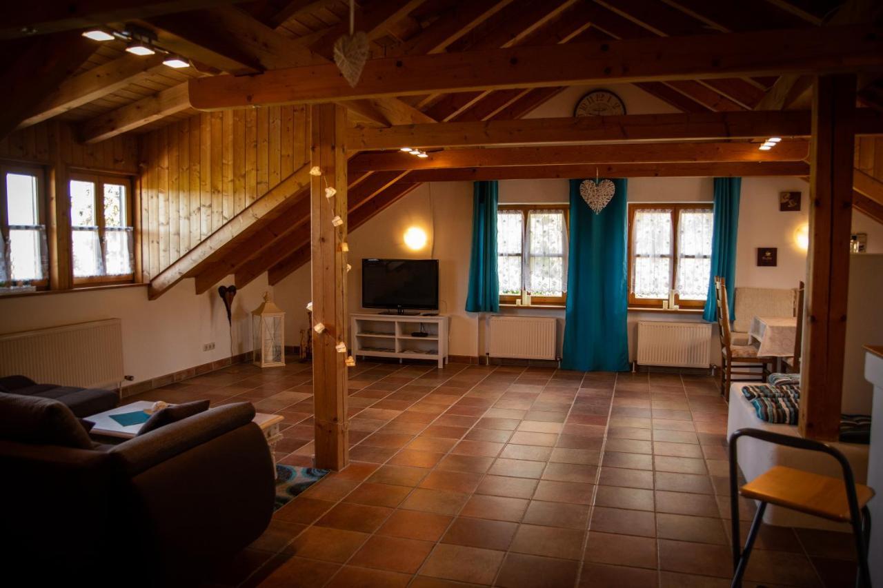 Ferienwohnung zum Forsthaus mit Wellnessbereich und Hallenbad Oberviechtach Exterior foto